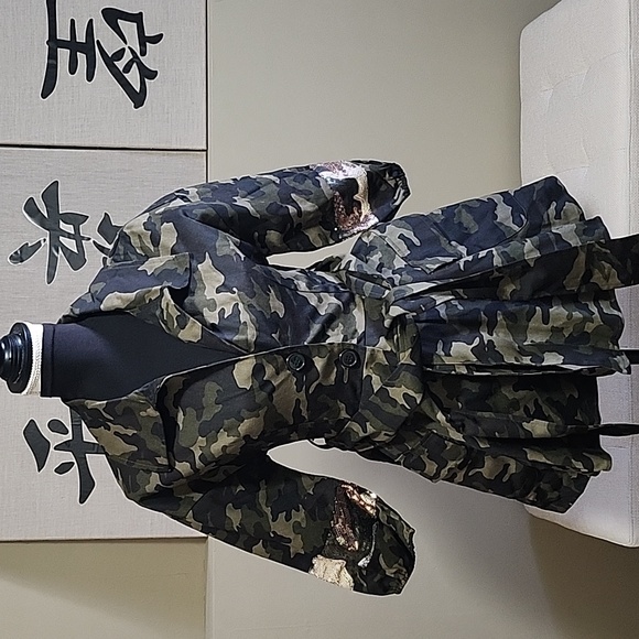 Jacket - Picture 2 of 6